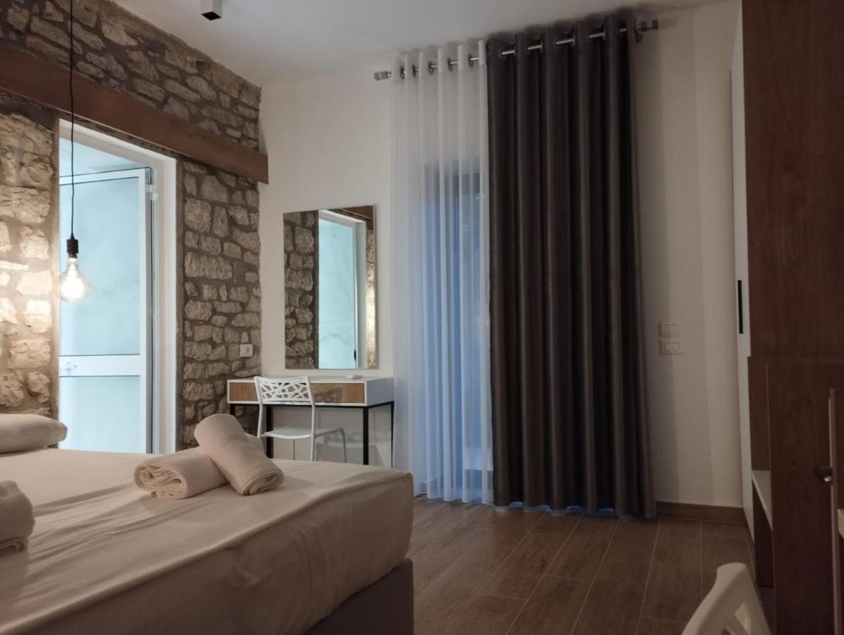 Comfort Guest Rooms Vila Hm Sarandë Exterior foto