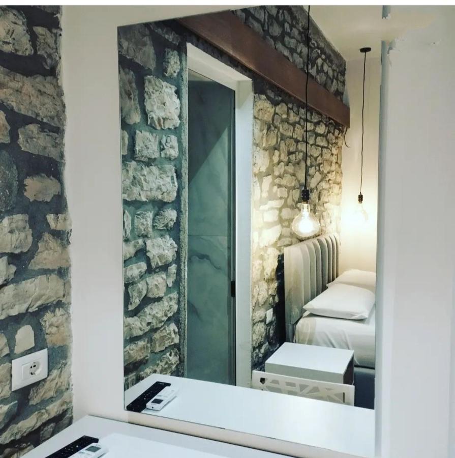 Comfort Guest Rooms Vila Hm Sarandë Exterior foto