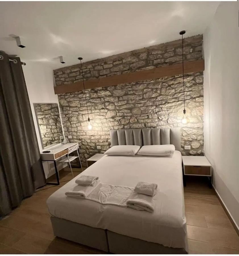 Comfort Guest Rooms Vila Hm Sarandë Exterior foto